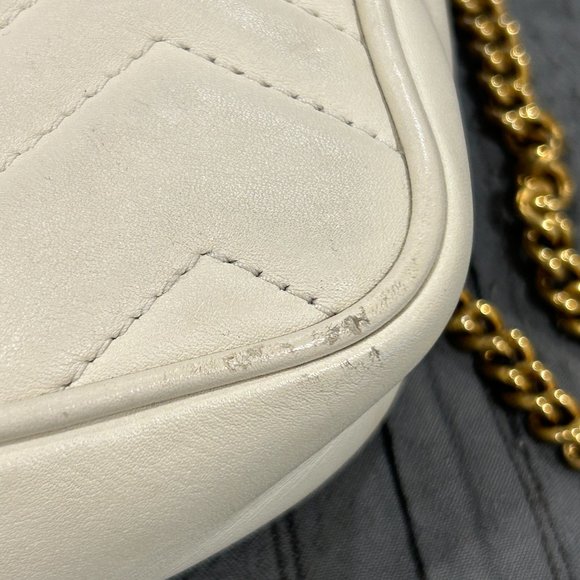 Gucci Cream Mini Bag with Gold Accents - Picture 2 of 14